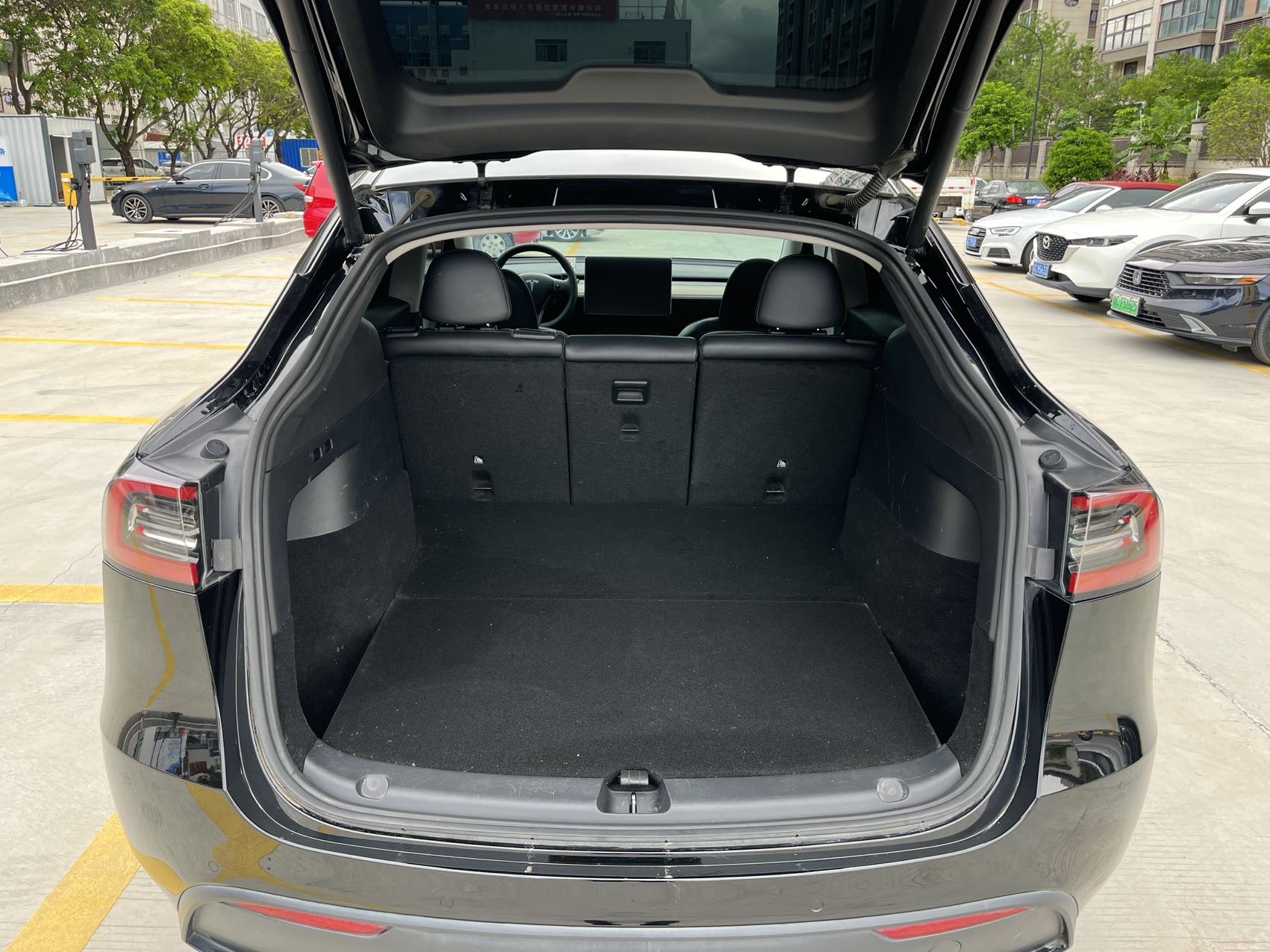 Tesla Model Y 2022 #11 Tesla Model Y 2022 car image #11