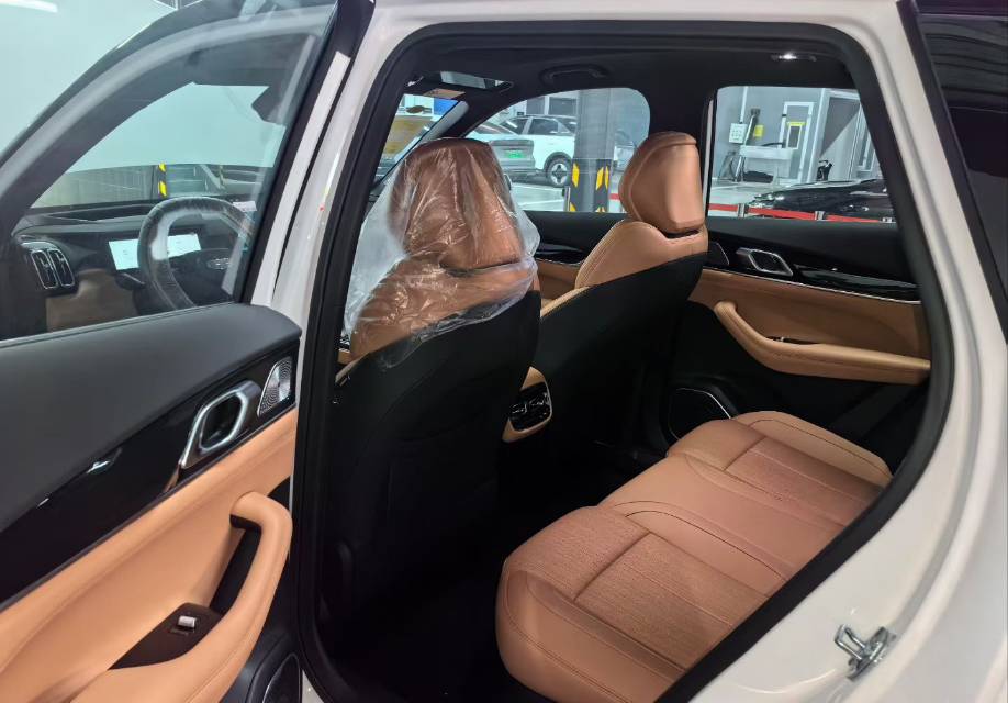 GEELY Boyue L 2026 car image #11