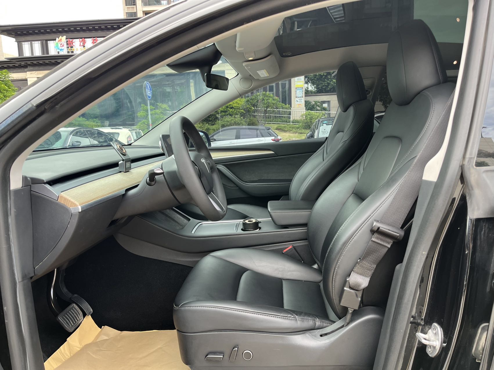 Tesla Model Y 2022 #8 Tesla Model Y 2022 car image #8