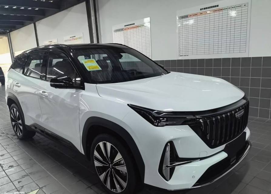 GEELY Boyue L 2026 car image #4