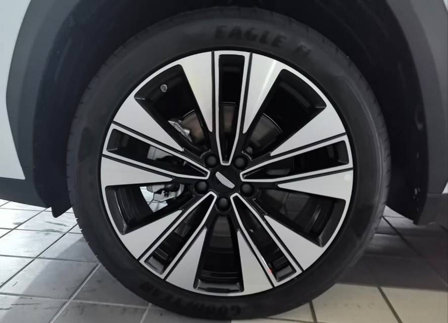 GEELY Boyue L 2026 car image #7