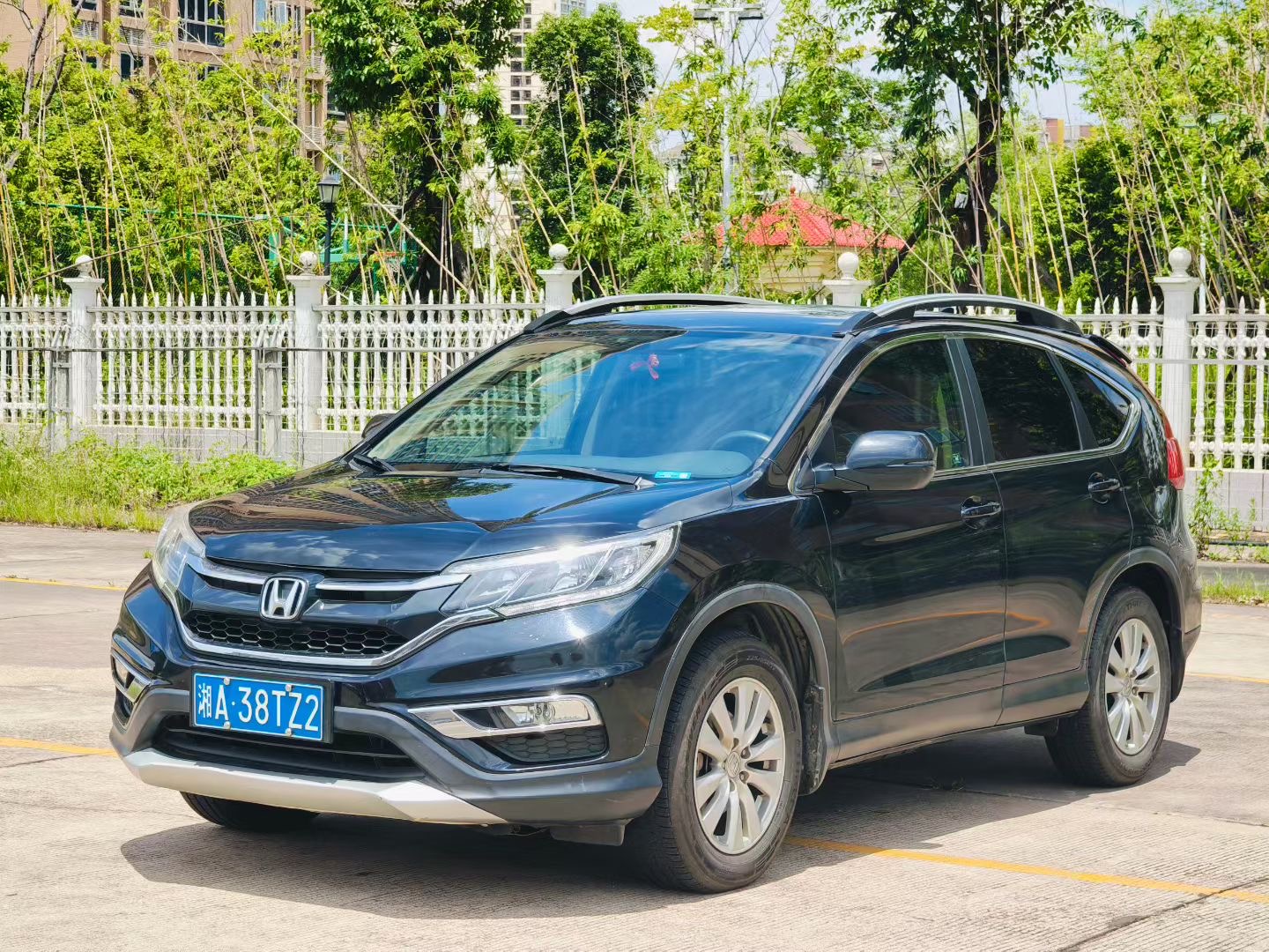 Honda CR-V 2015 car image #2
