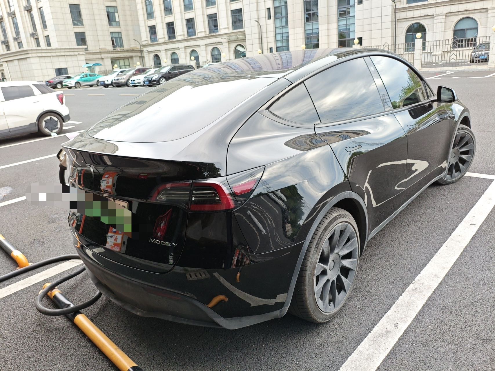 Tesla Model Y 2021 #9 Tesla Model Y 2021 car image #9