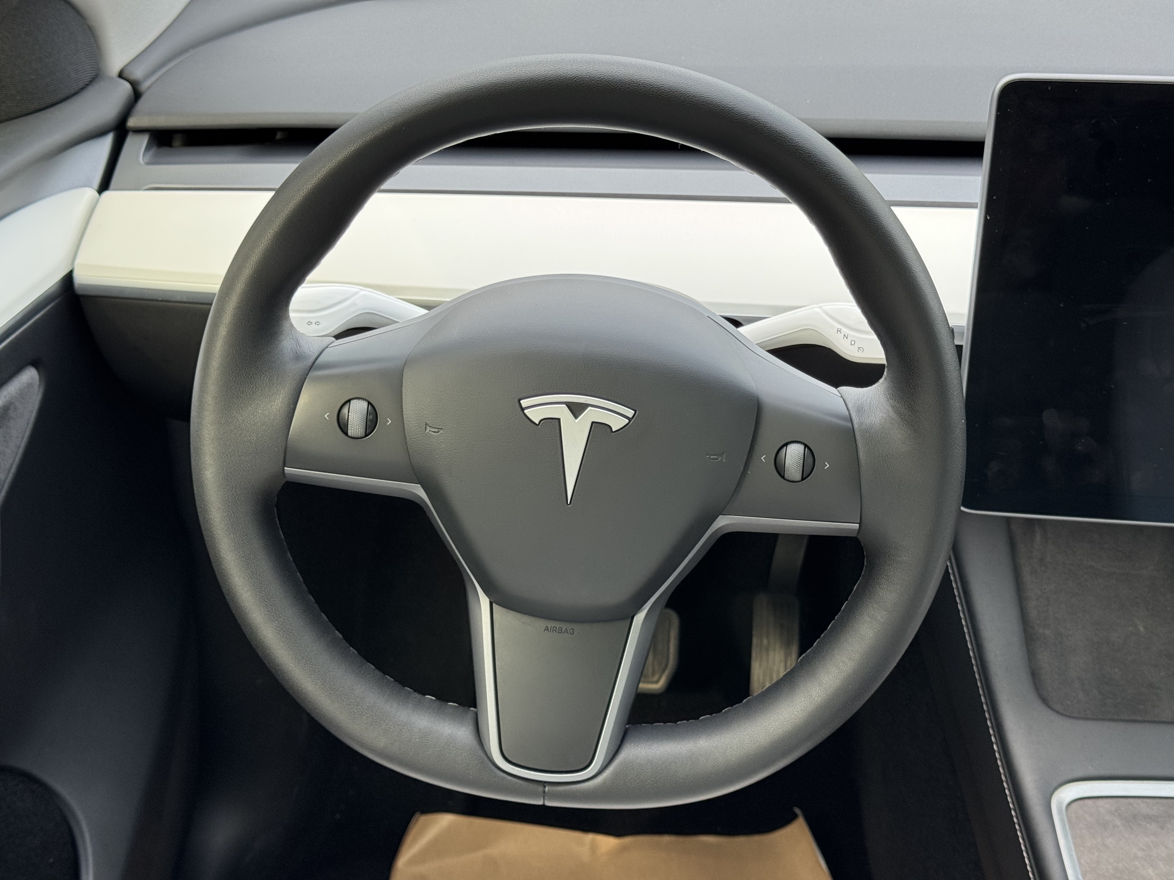 Tesla Model Y 2022 #8 Tesla Model Y 2022 car image #8