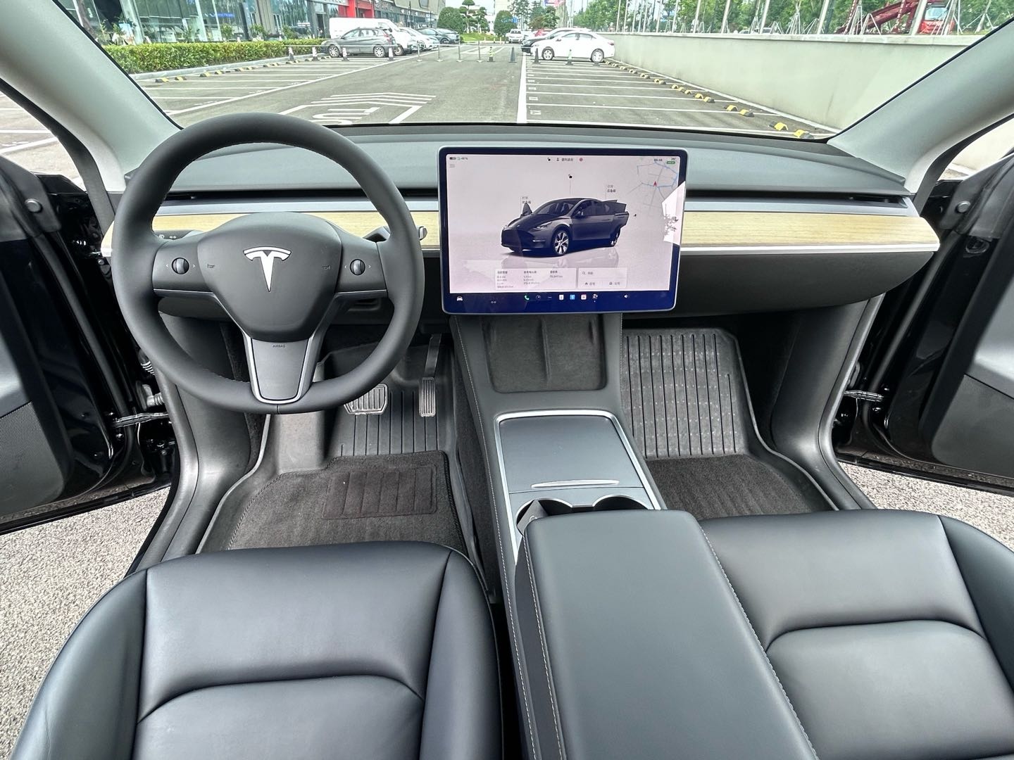 Tesla Model Y 2023 #6 Tesla Model Y 2023 car image #6