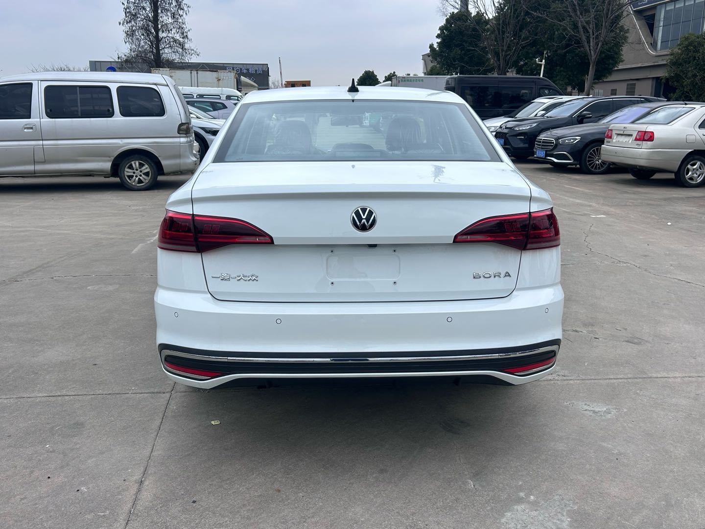 Volkswagen Bora 2025 car image #9