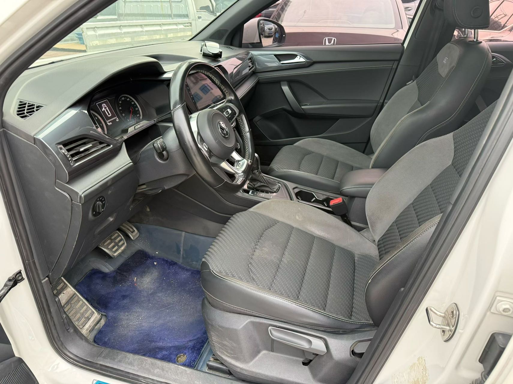 Volkswagen Tharu 2019 car image #5