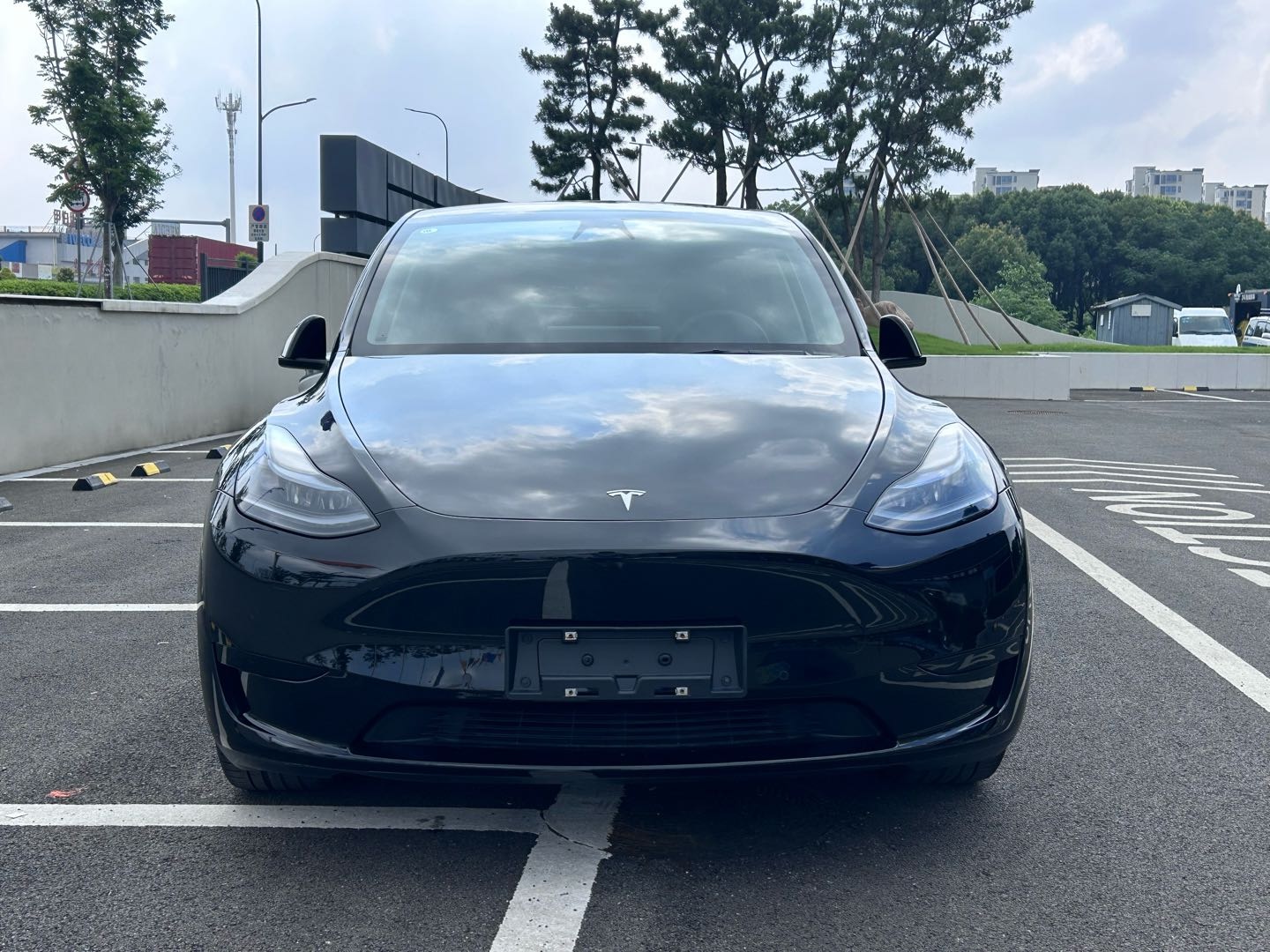 Tesla Model Y 2023 #4 Tesla Model Y 2023 car image #4