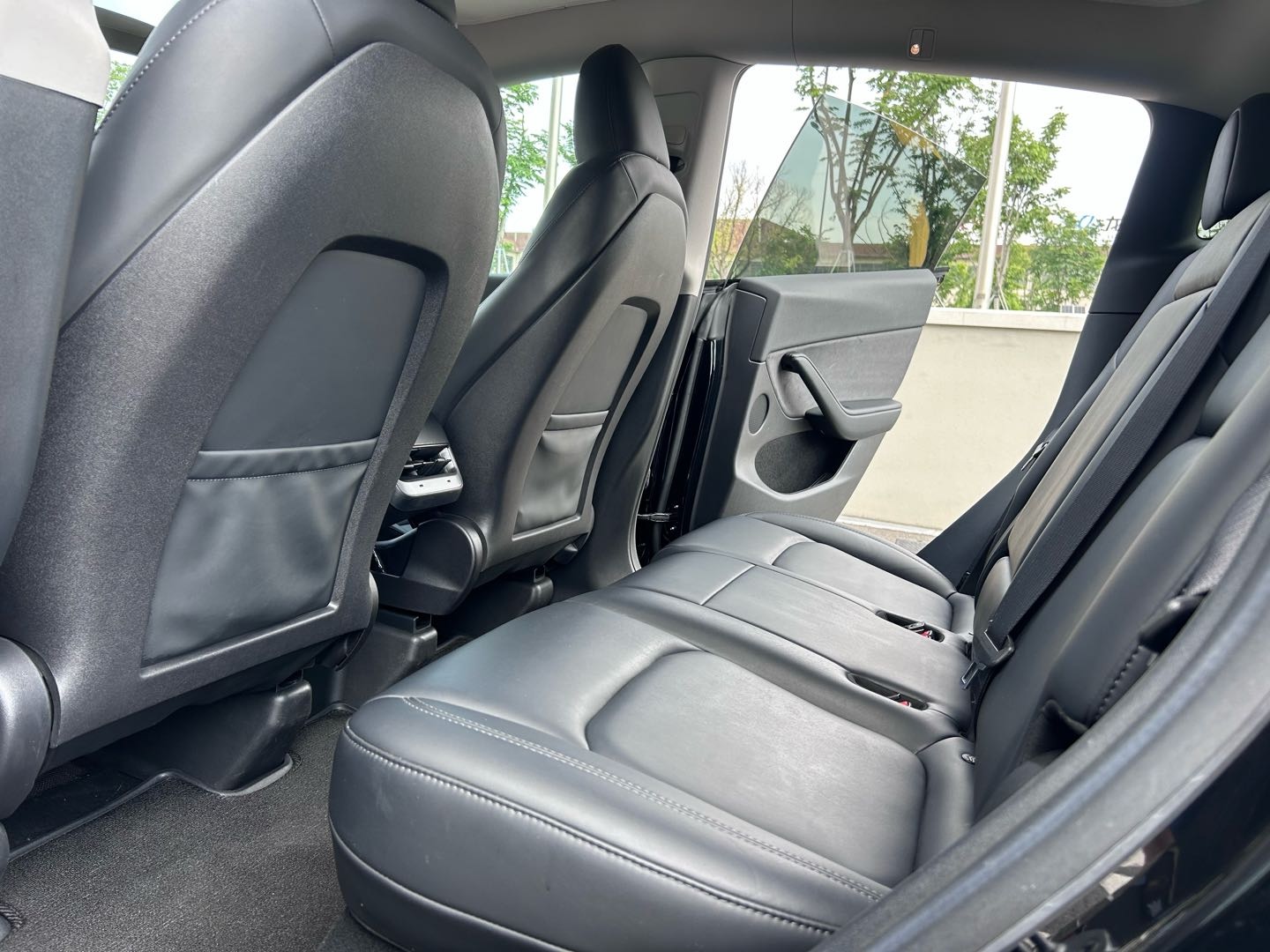 Tesla Model Y 2023 #8 Tesla Model Y 2023 car image #8