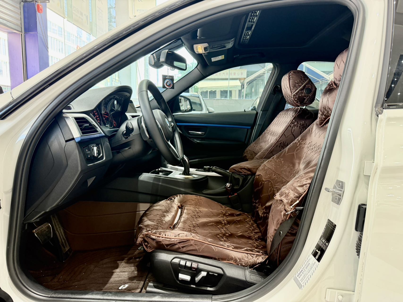 BMW 3 Series 2018 #8 BMW 3 Series 2018 car image #8
