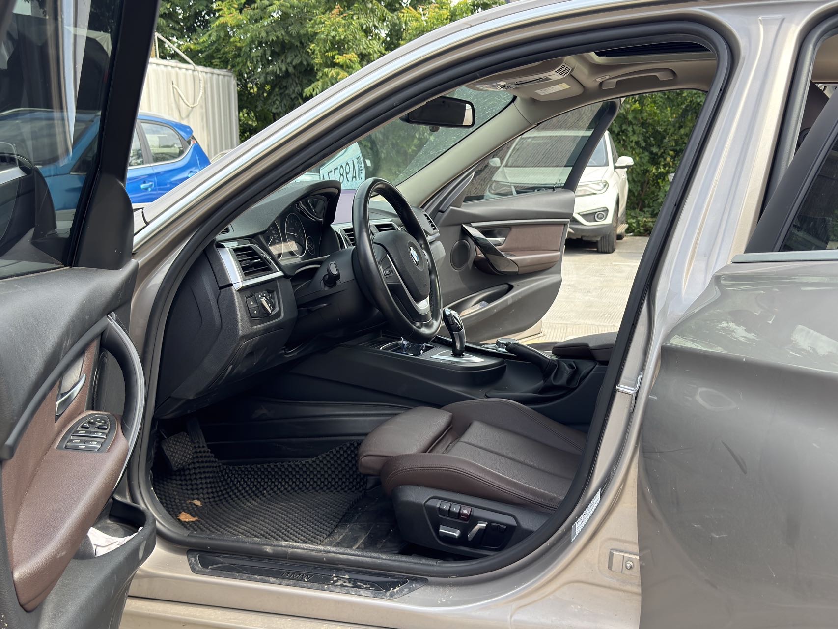 BMW 3 Series 2018 car image #6
