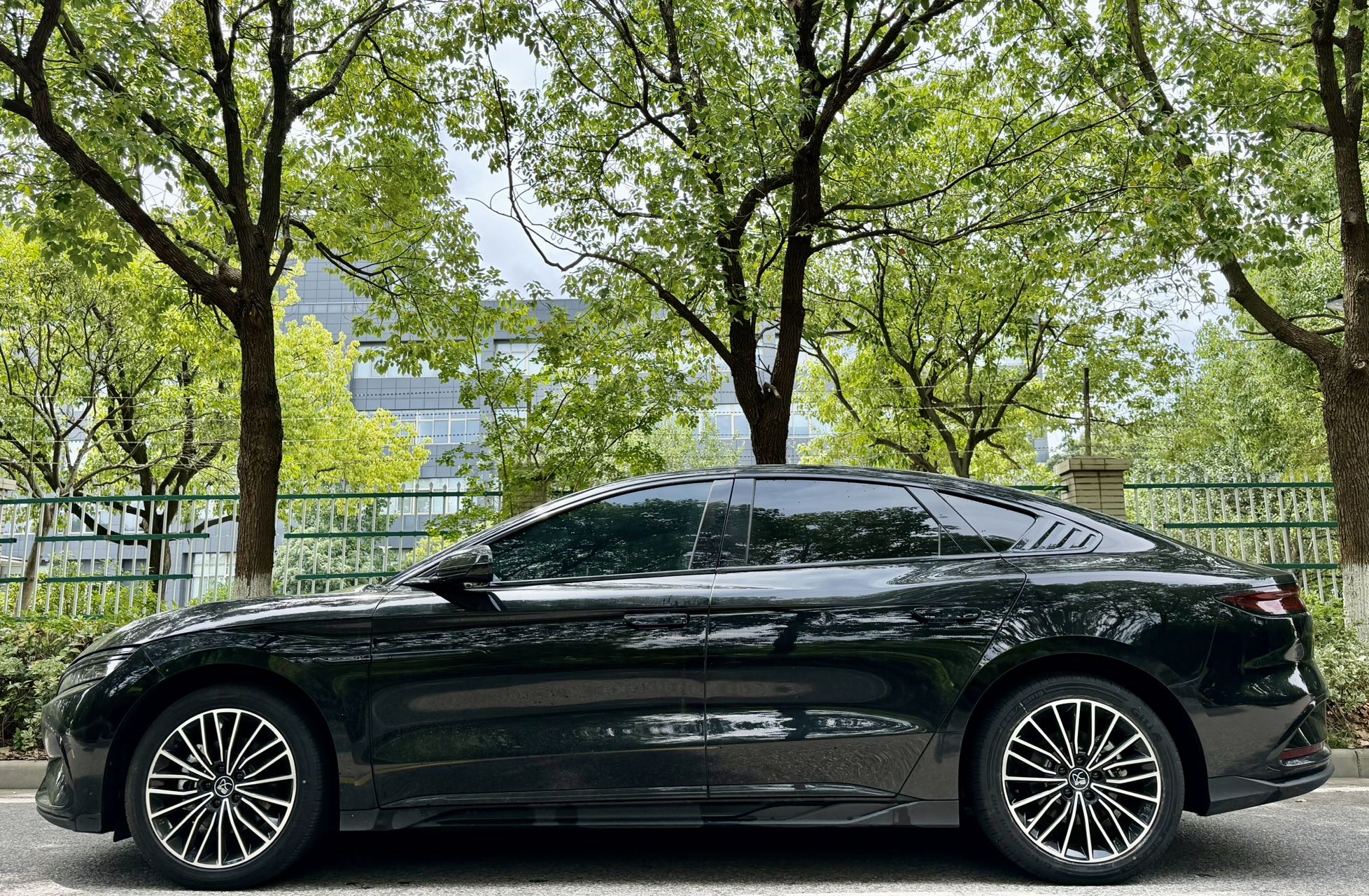 BYD Han 2024 #5 BYD Han 2024 car image #5