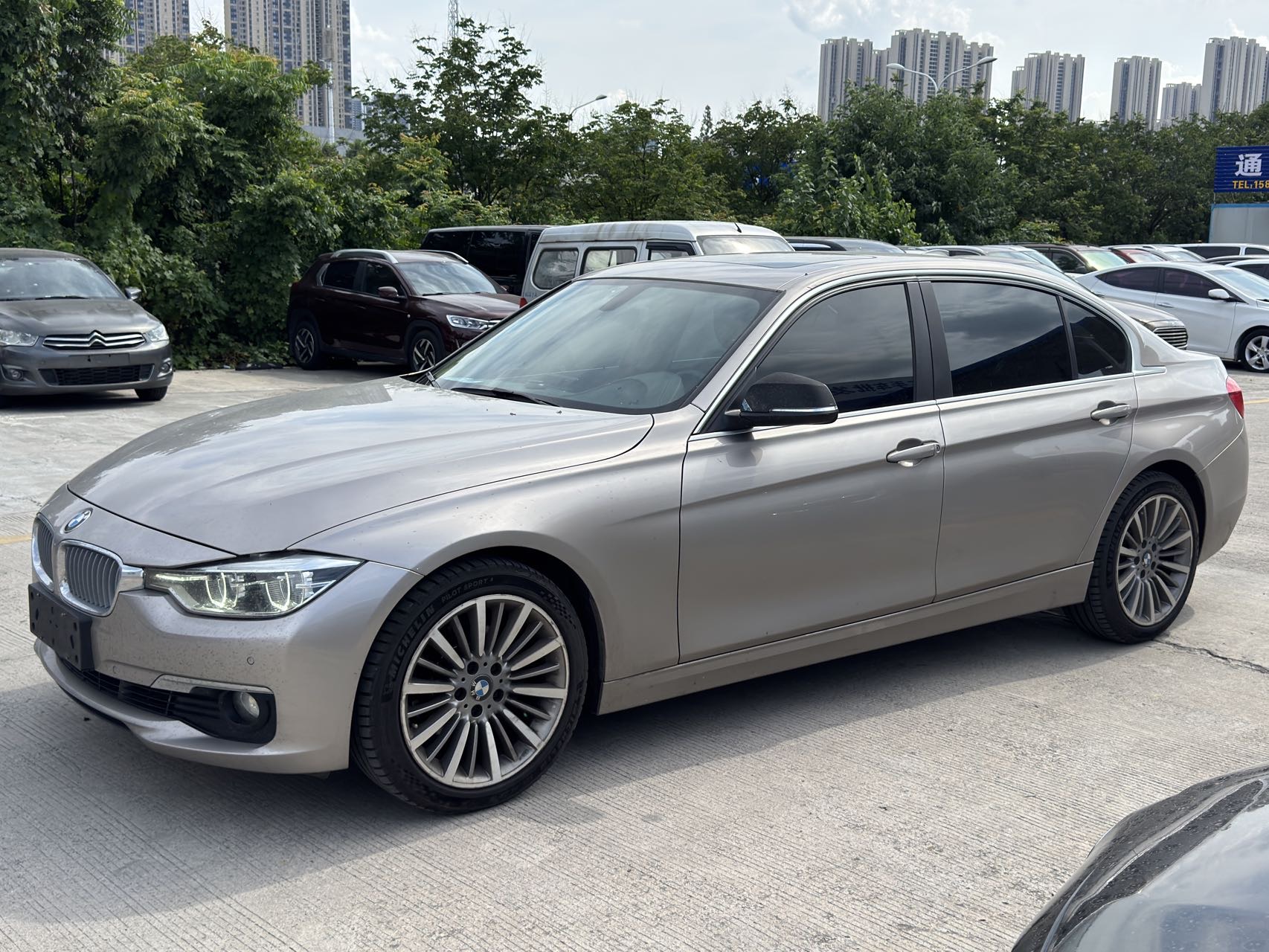 BMW 3 Series 2018 car image #2