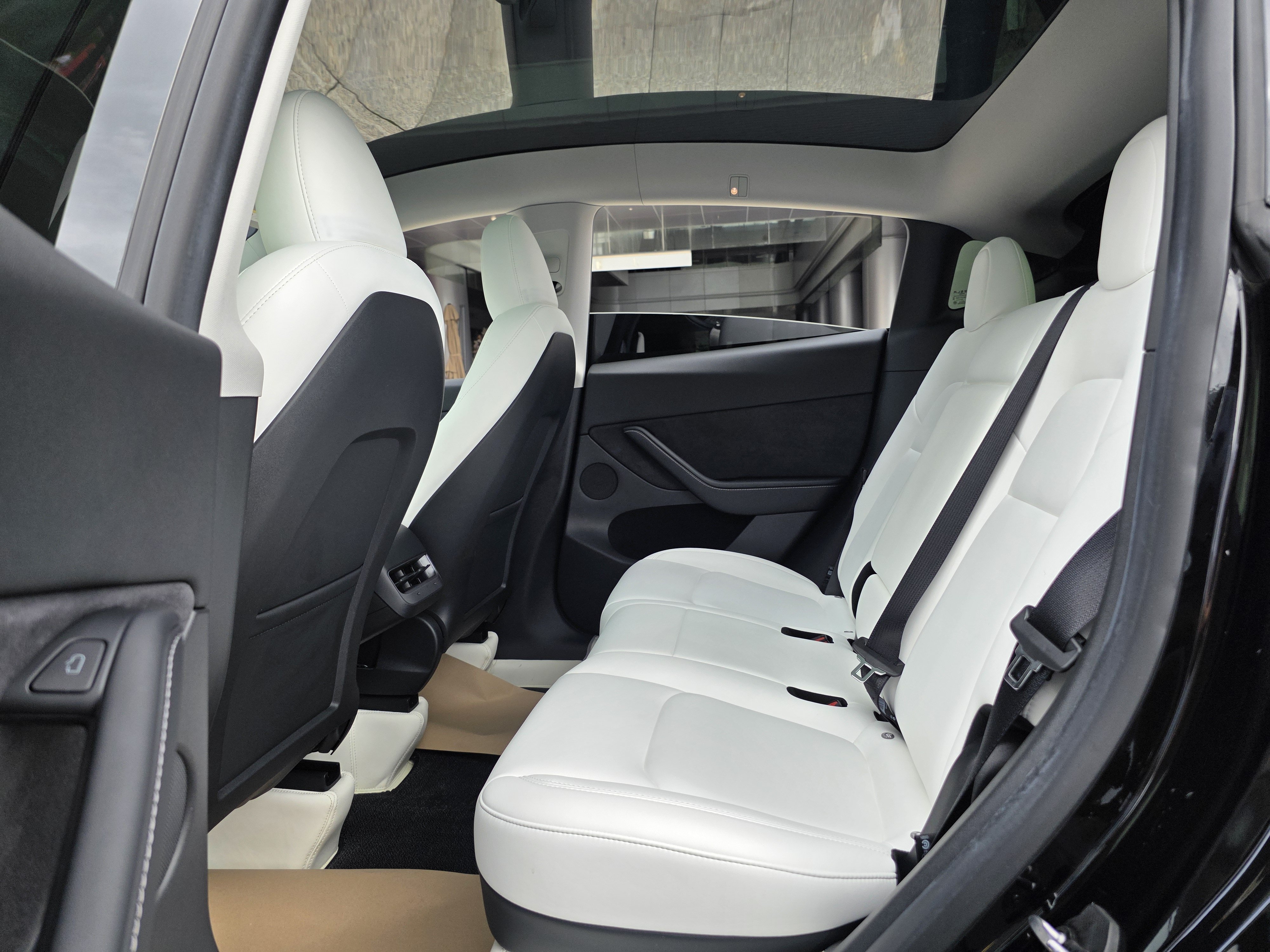 Tesla Model Y 2023 #9 Tesla Model Y 2023 car image #9