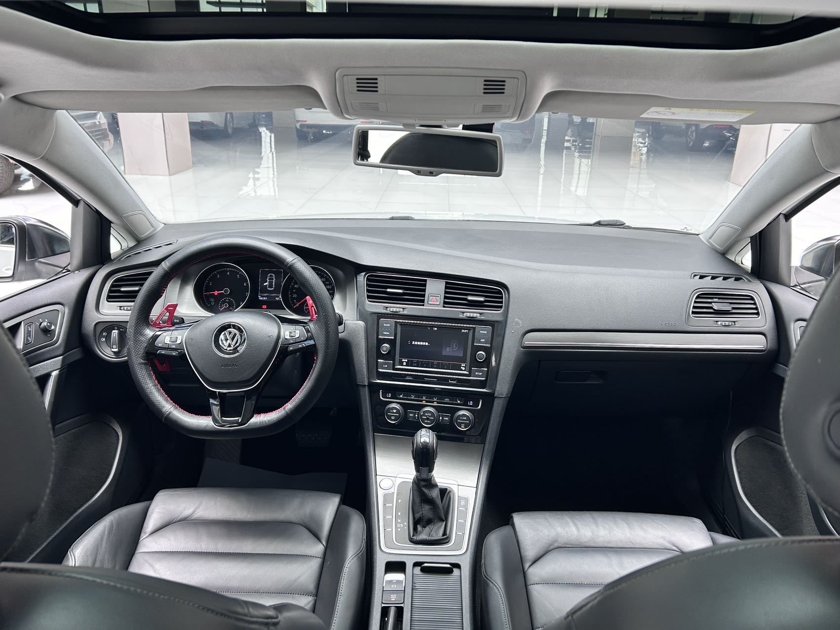 Volkswagen Golf 2015 car image #10