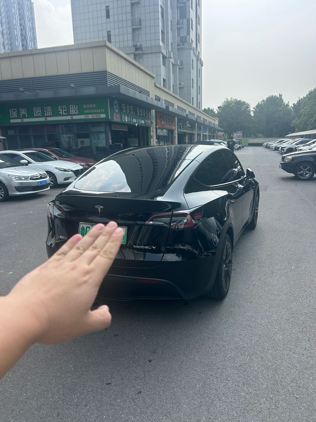 Tesla Model Y 2023 #4 Tesla Model Y 2023 car image #4