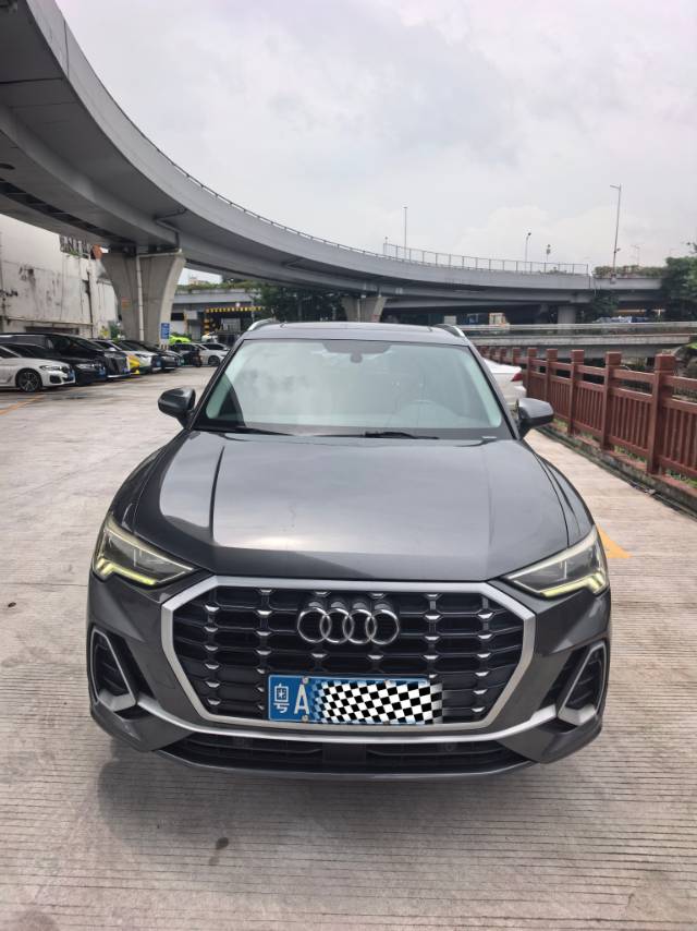 Audi Q3 2021 car image #4