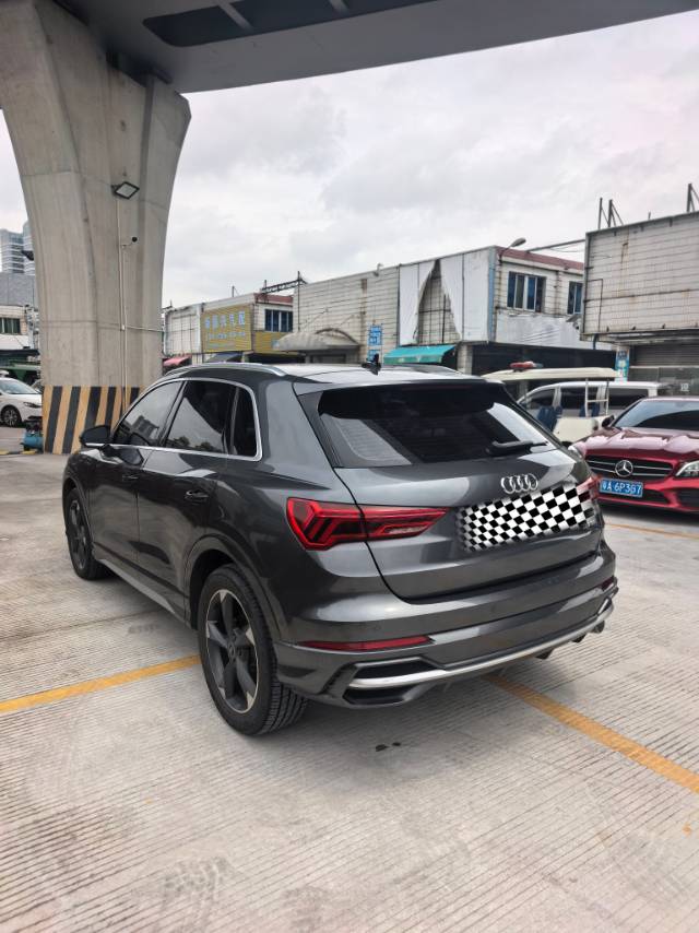 Audi Q3 2021 car image #6