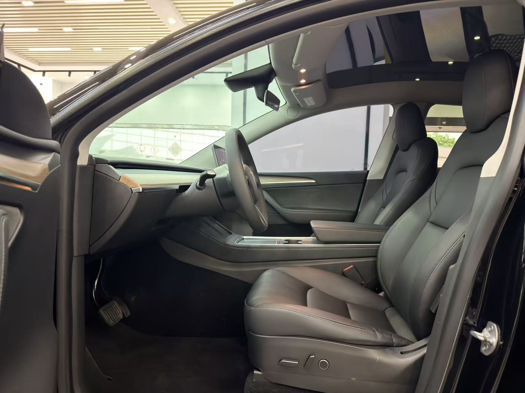 Tesla Model Y 2021 #8 Tesla Model Y 2021 car image #8