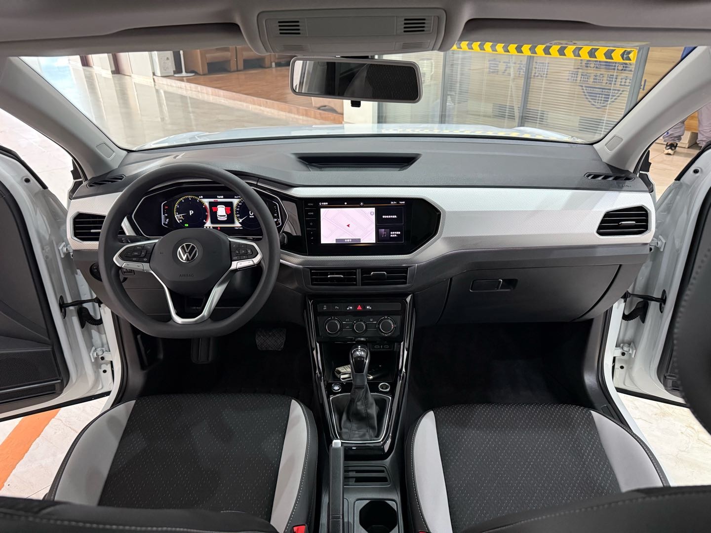 Volkswagen Tacqua 2023 car image #14