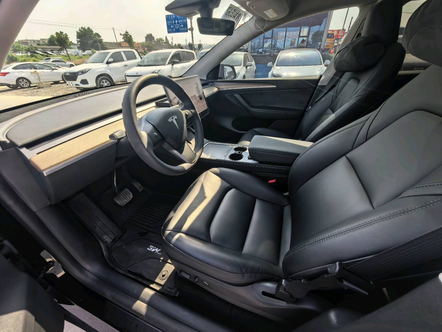 Tesla Model Y 2022 #6 Tesla Model Y 2022 car image #6