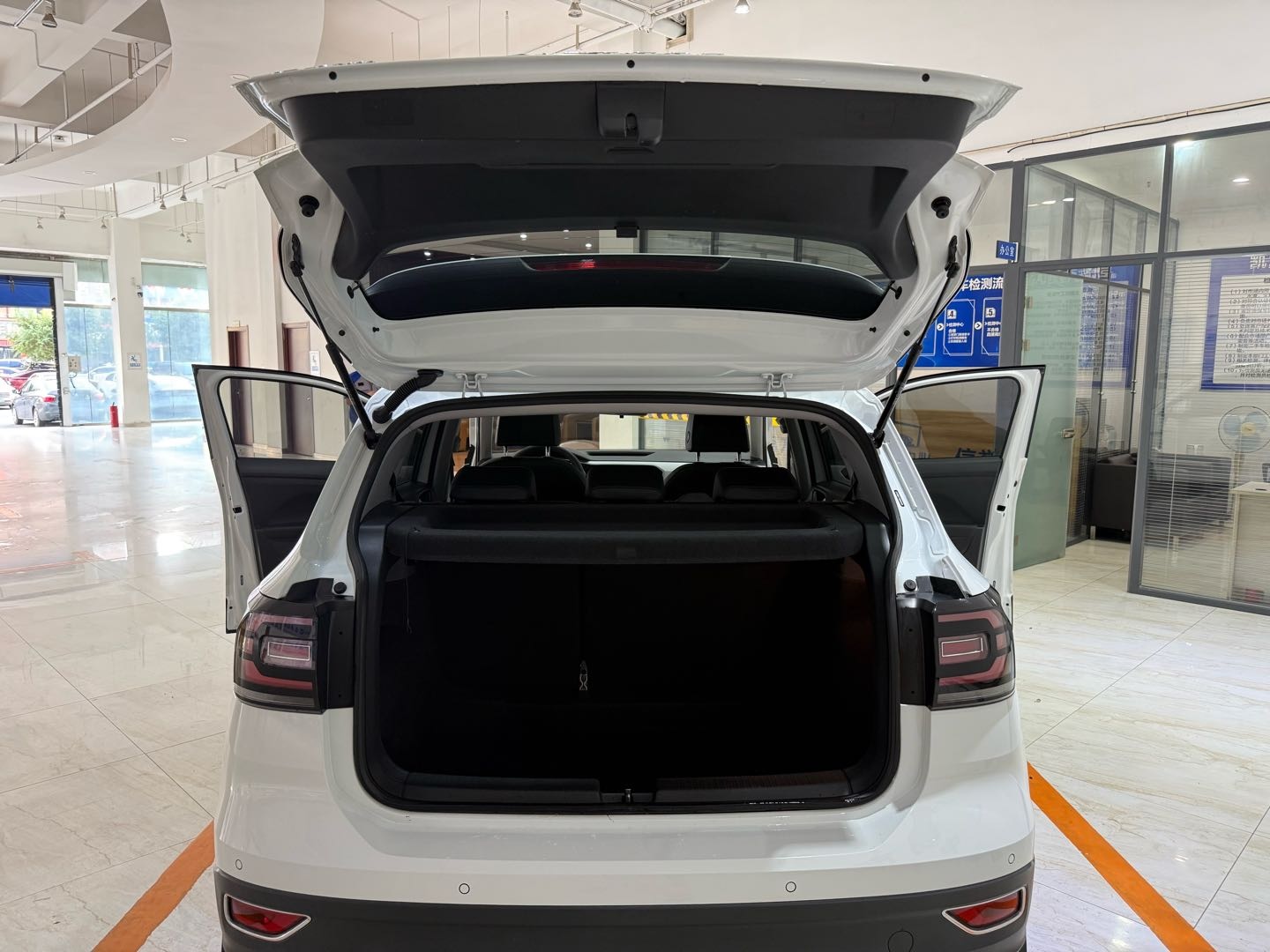 Volkswagen Tacqua 2023 car image #13