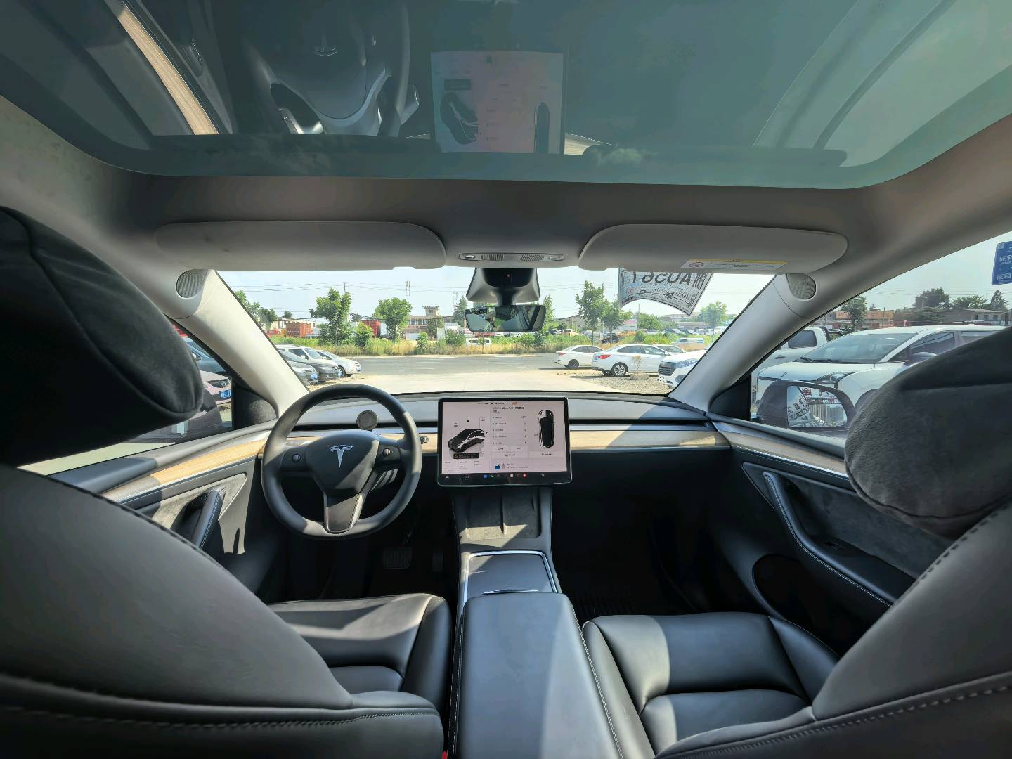 Tesla Model Y 2022 #8 Tesla Model Y 2022 car image #8
