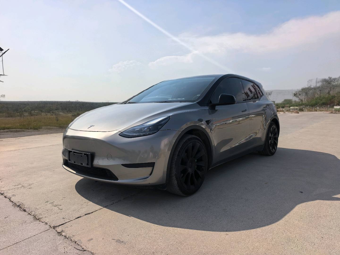 Tesla Model Y 2022 #2 Tesla Model Y 2022 car image #2