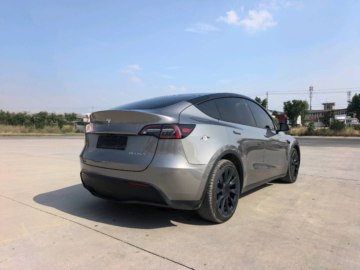 Tesla Model Y 2022 #11 Tesla Model Y 2022 car image #11