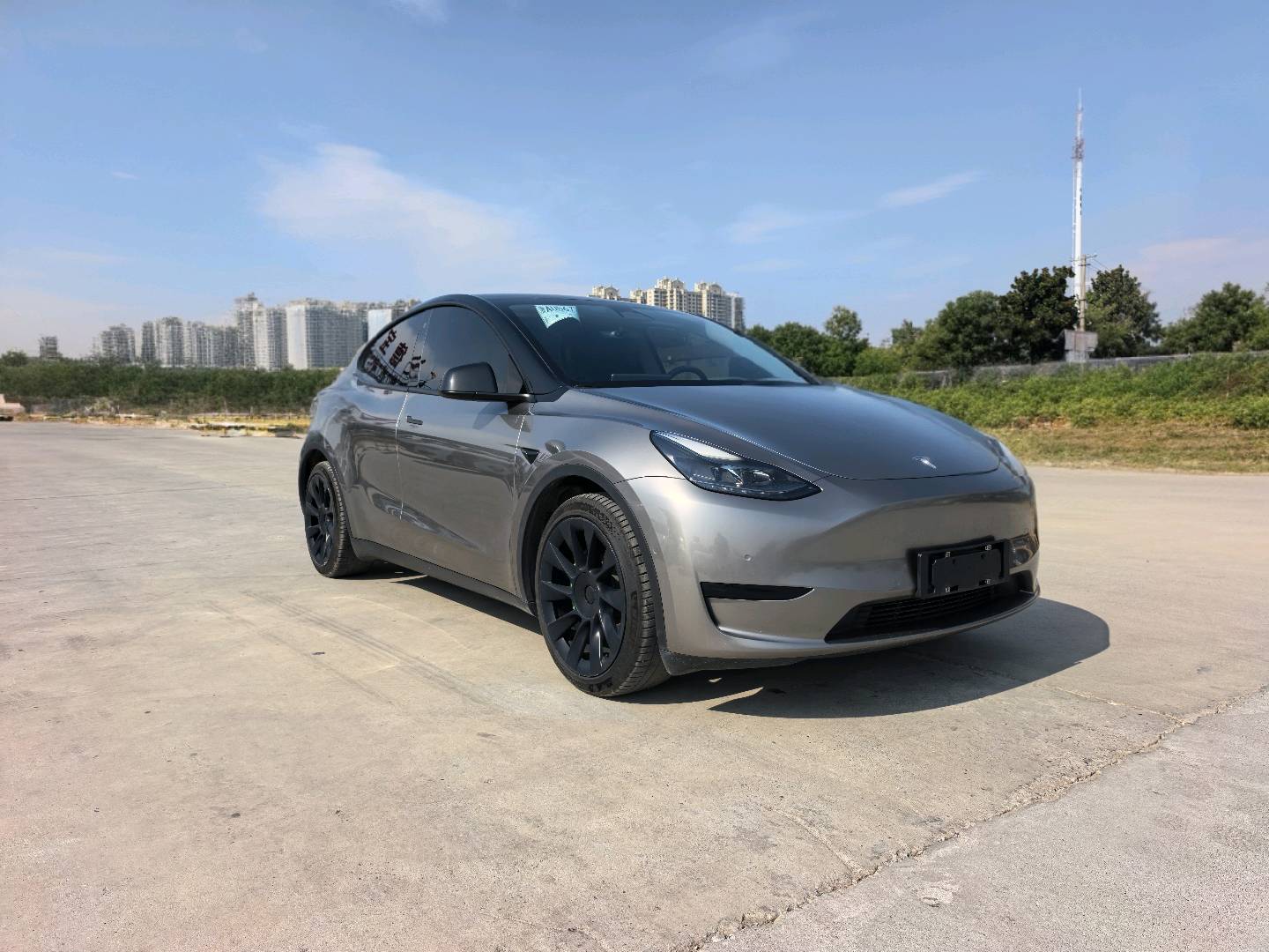 Tesla Model Y 2022 #5 Tesla Model Y 2022 car image #5