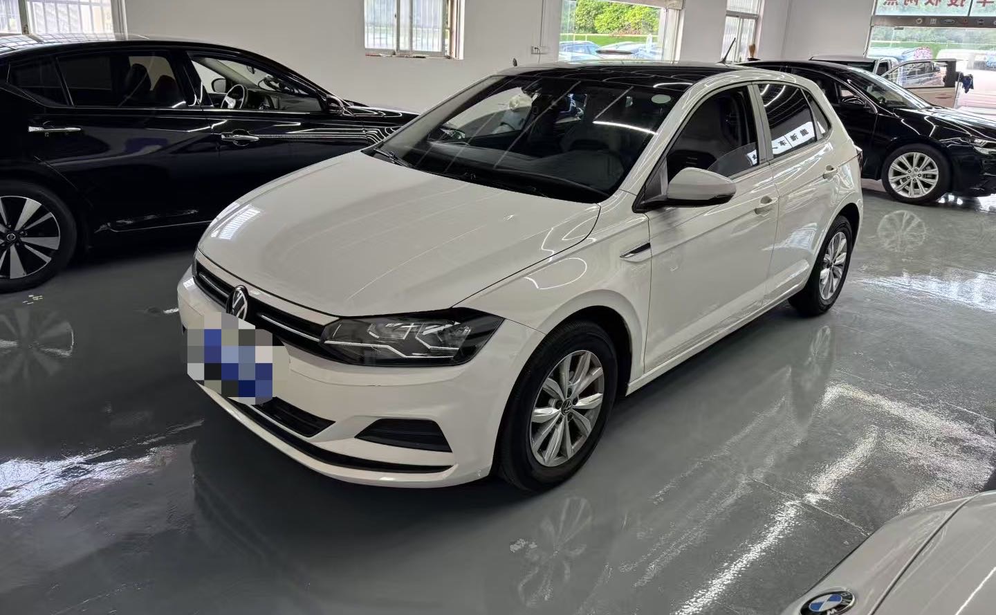 Volkswagen Polo 2021 car image #2
