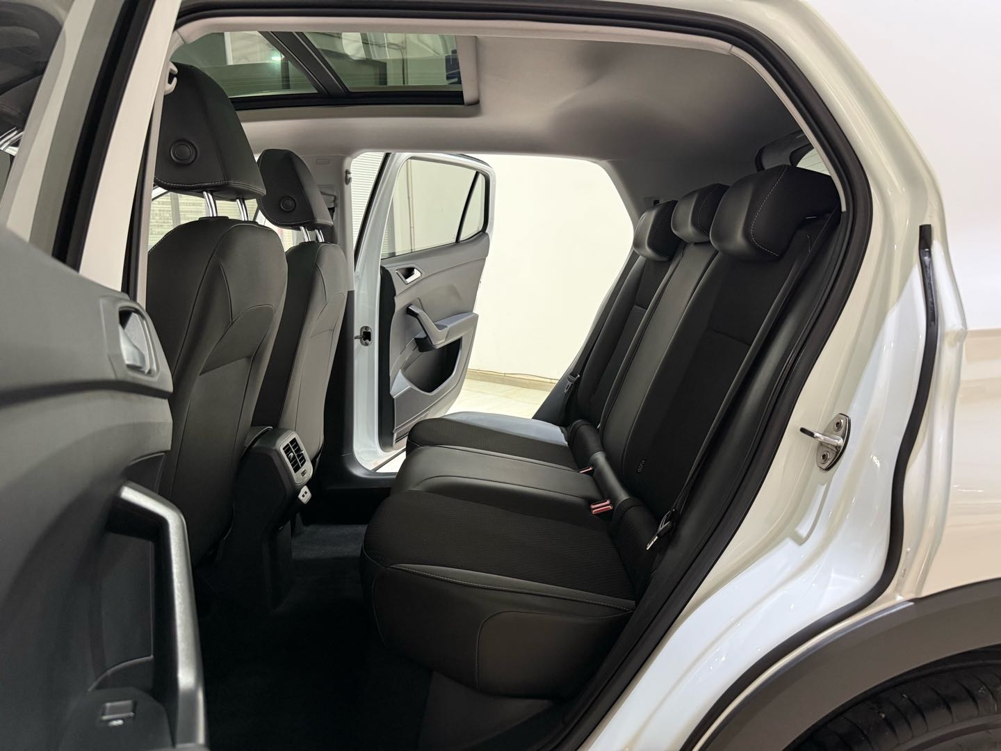 Volkswagen Tacqua 2023 car image #11