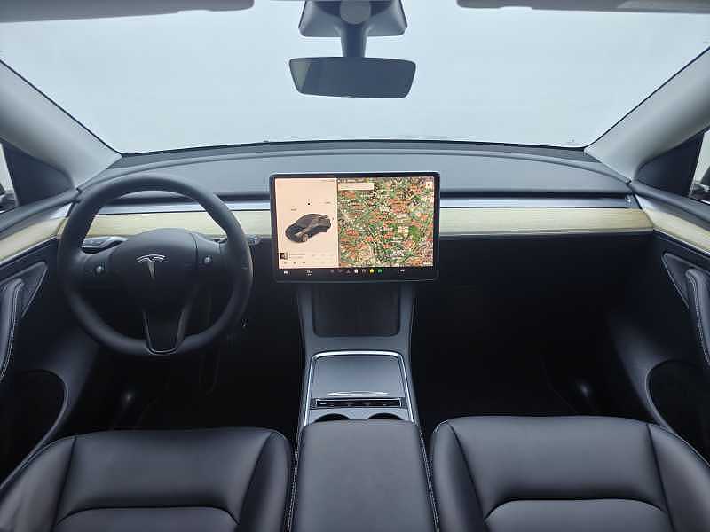 Tesla Model Y 2021 #9 Tesla Model Y 2021 car image #9