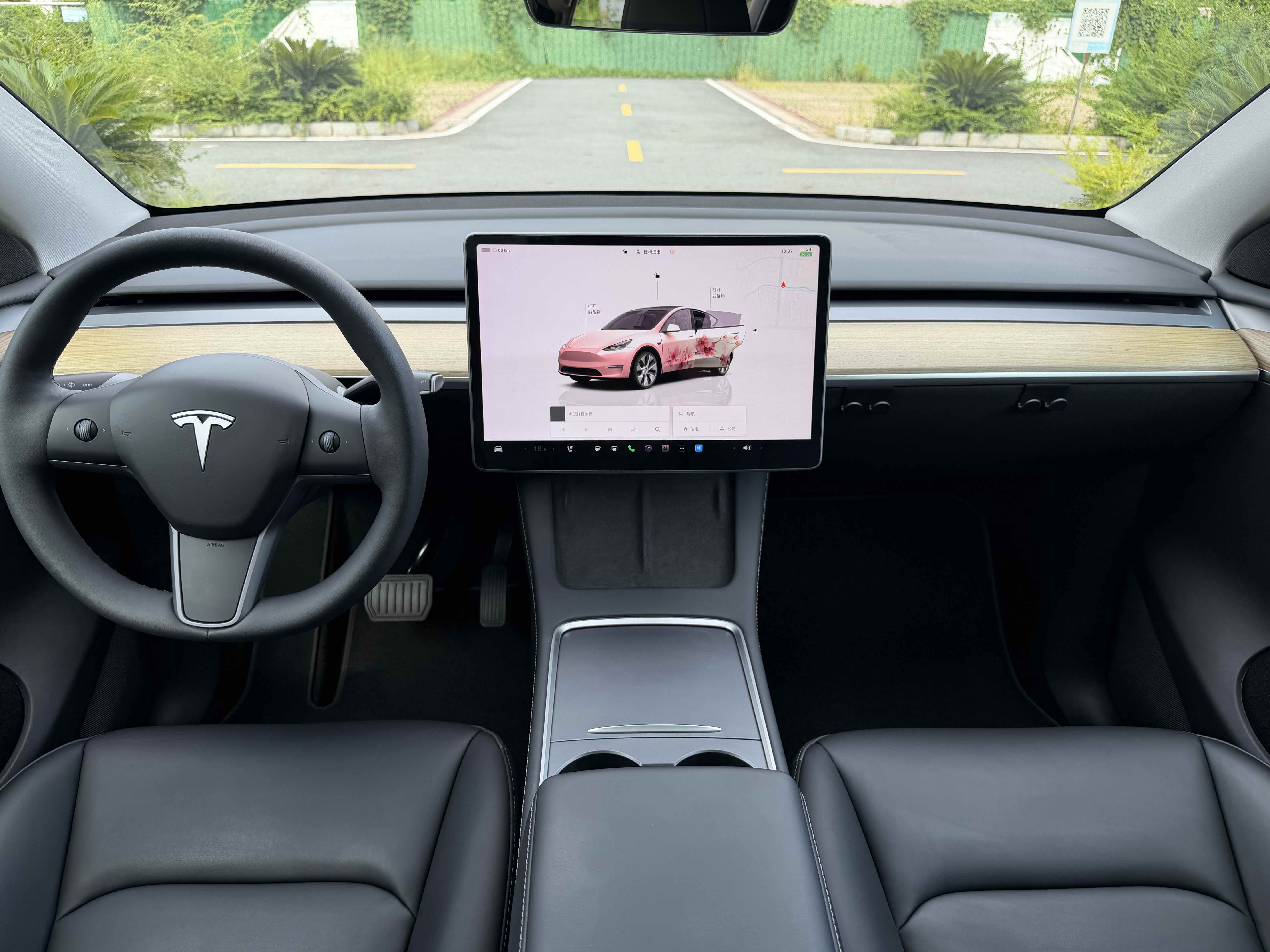 Tesla Model Y 2023 #7 Tesla Model Y 2023 car image #7