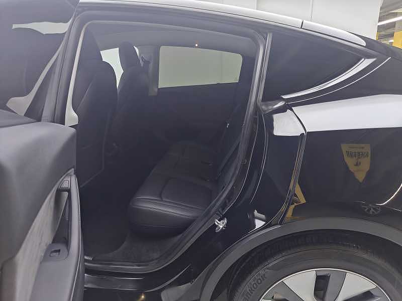Tesla Model Y 2021 #6 Tesla Model Y 2021 car image #6