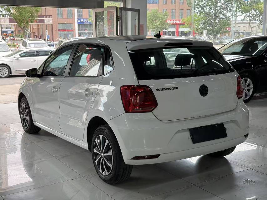 Volkswagen Polo 2018 car image #8