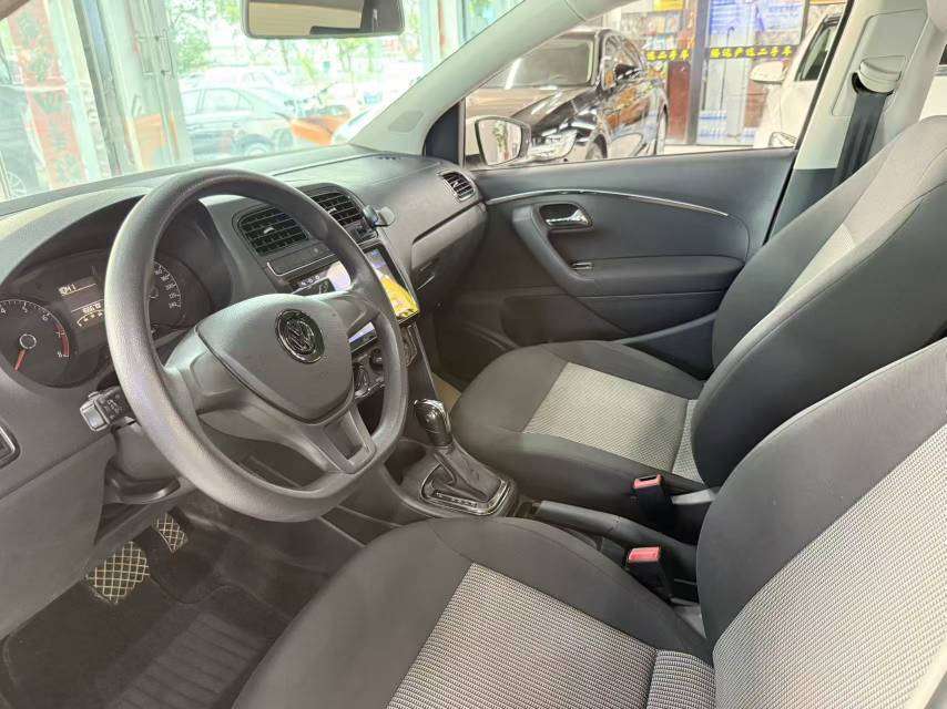 Volkswagen Polo 2018 car image #9