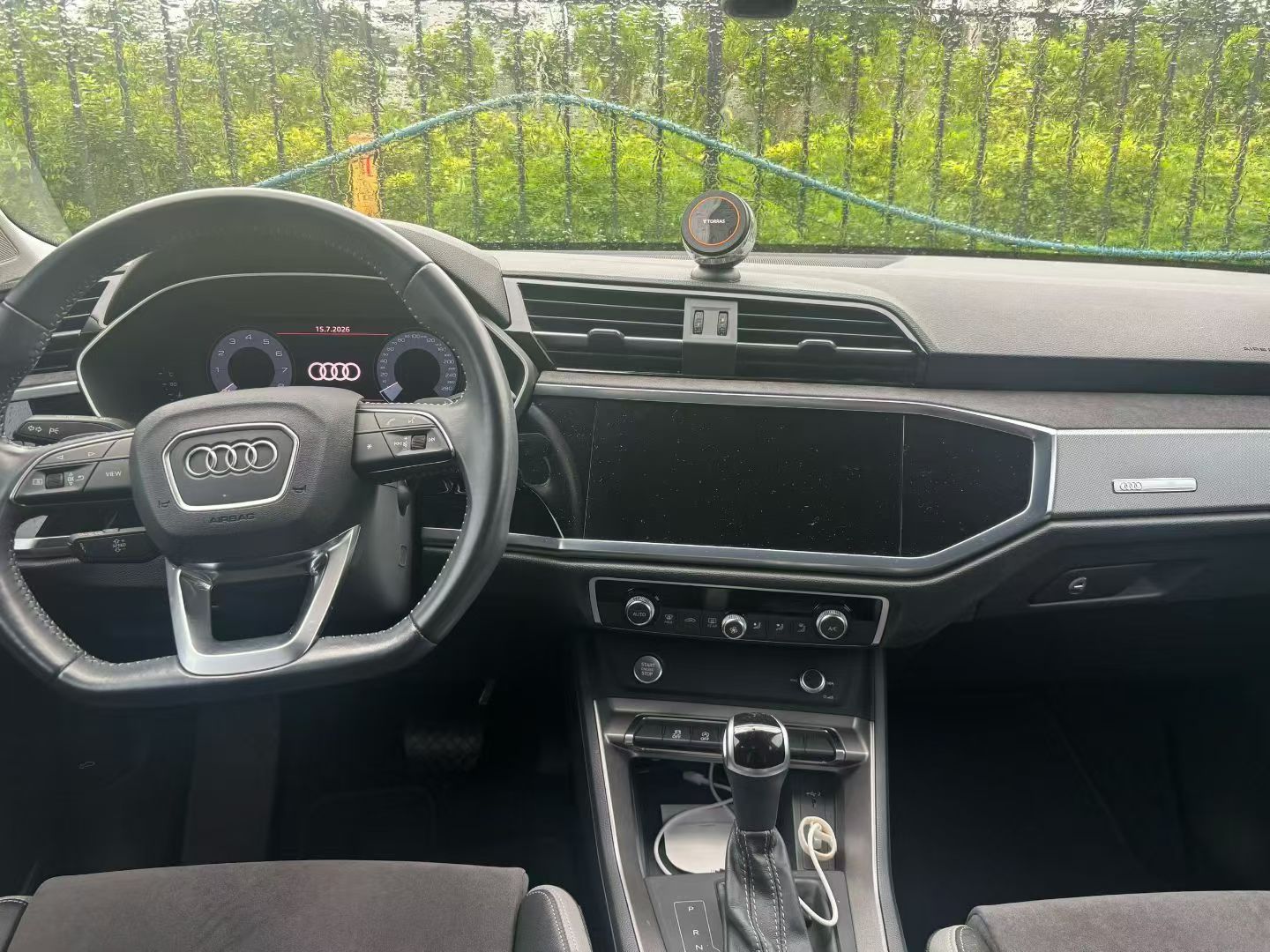 Audi Q3 2020 car image #7