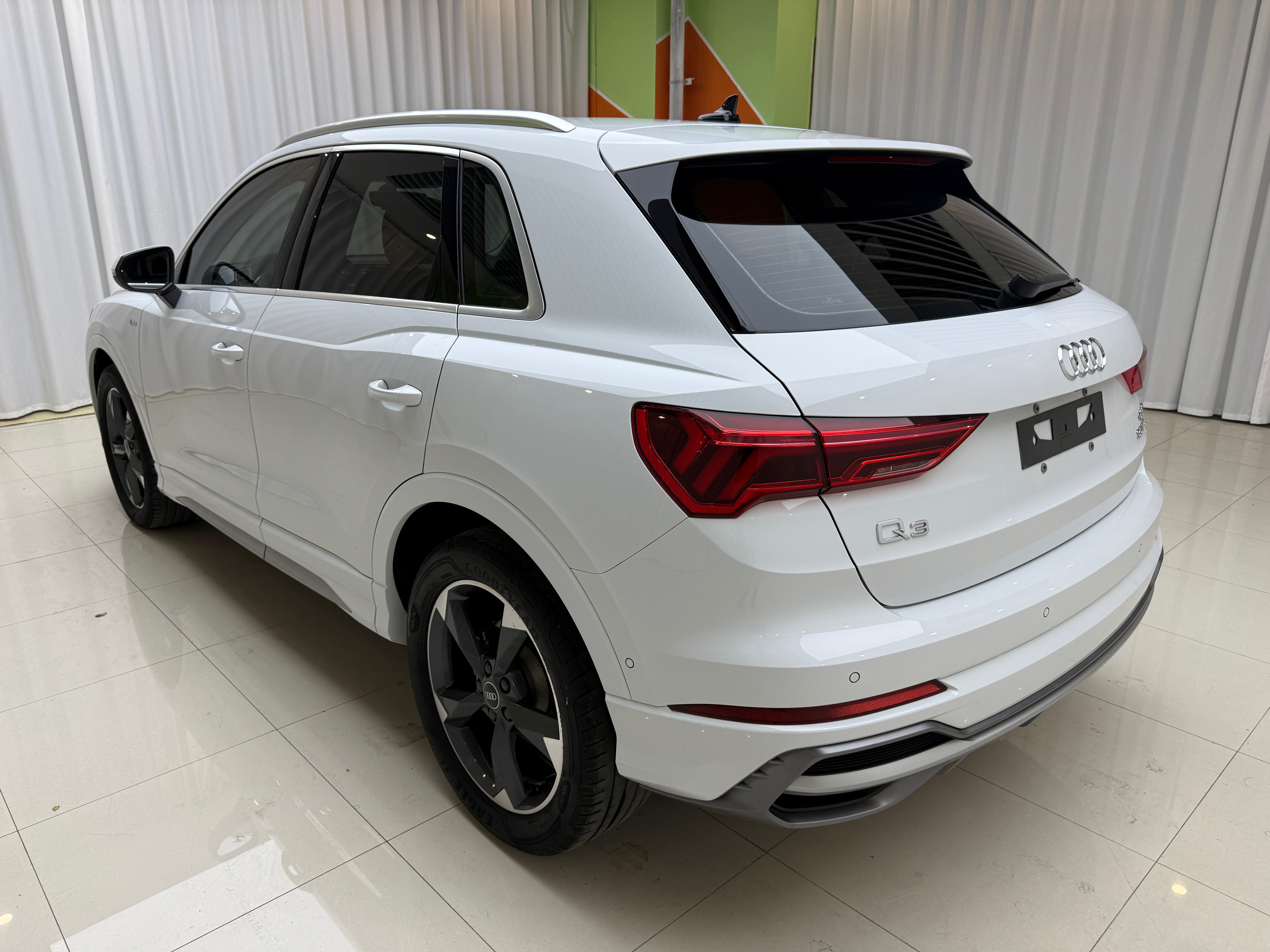 Audi Q3 2021 #11 Audi Q3 2021 car image #11