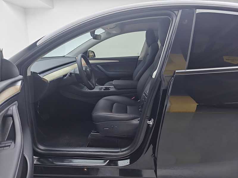 Tesla Model Y 2021 #5 Tesla Model Y 2021 car image #5
