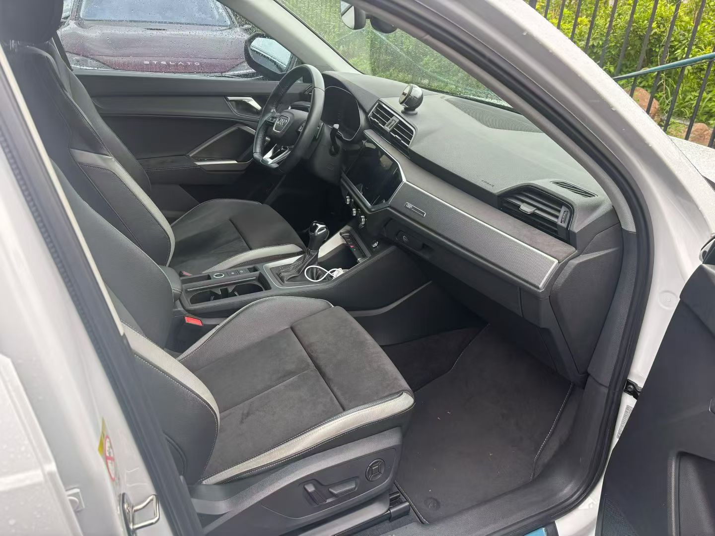 Audi Q3 2020 car image #8