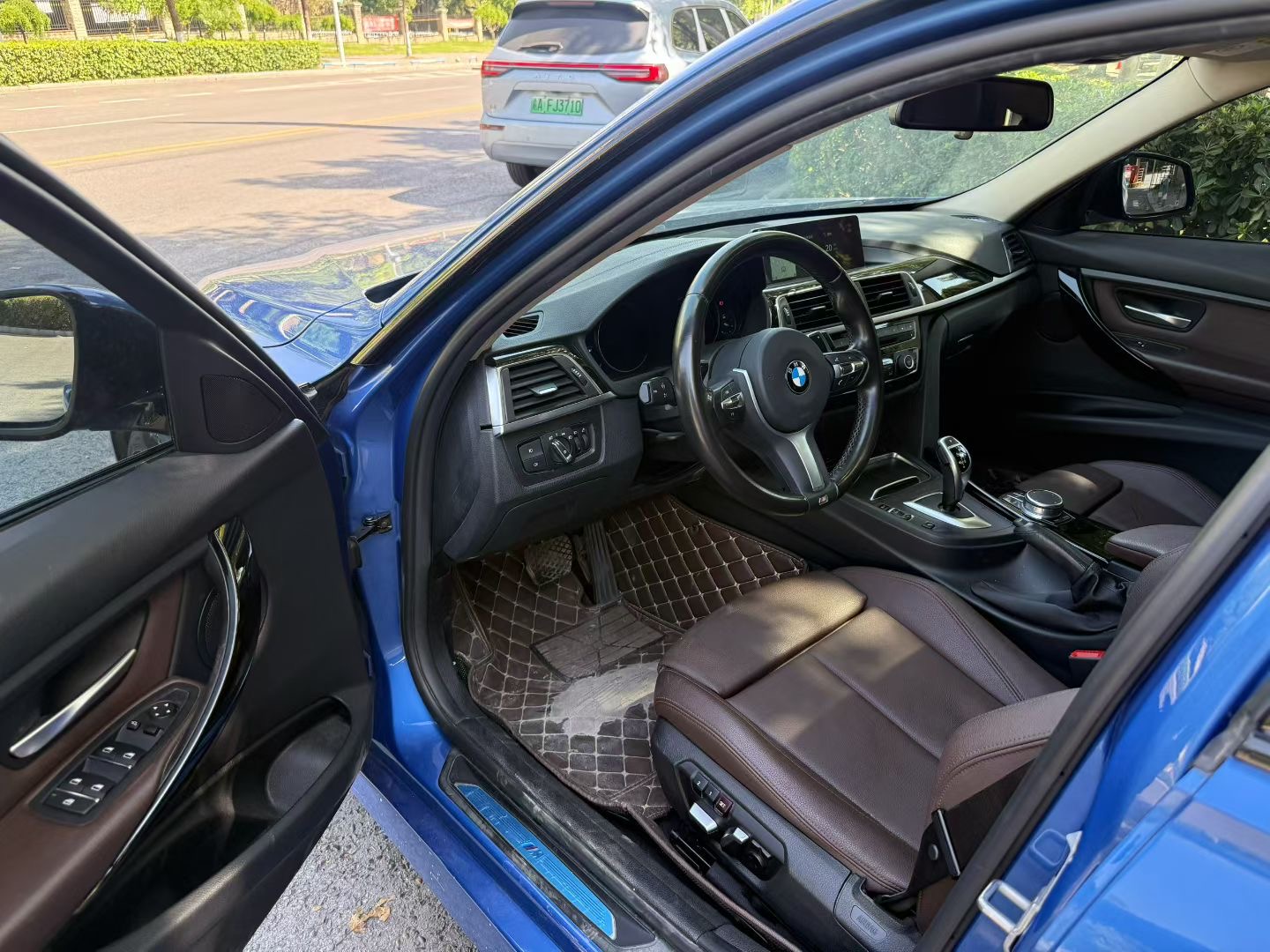 BMW 3 Series 2019 car image #8