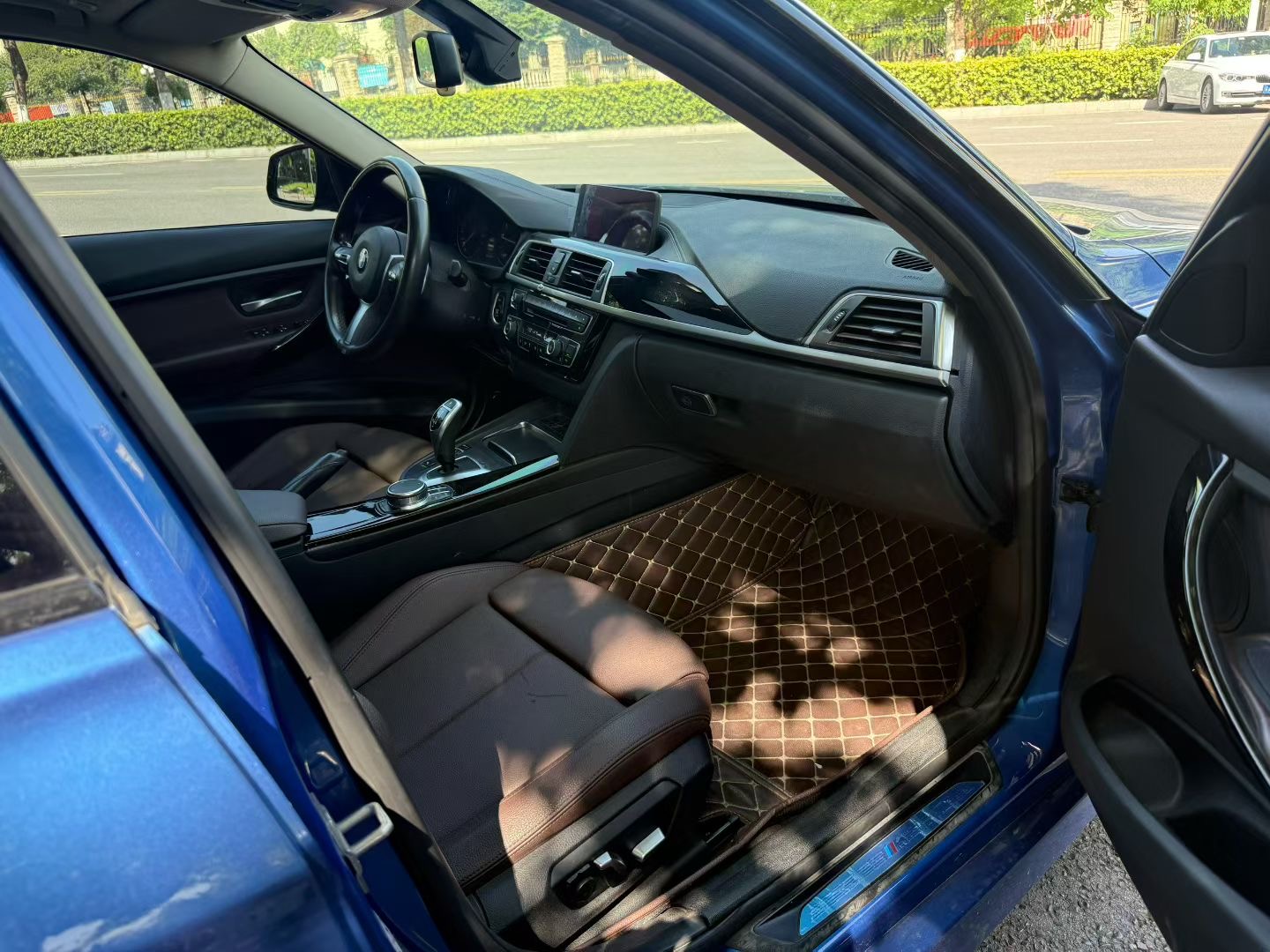 BMW 3 Series 2019 car image #6