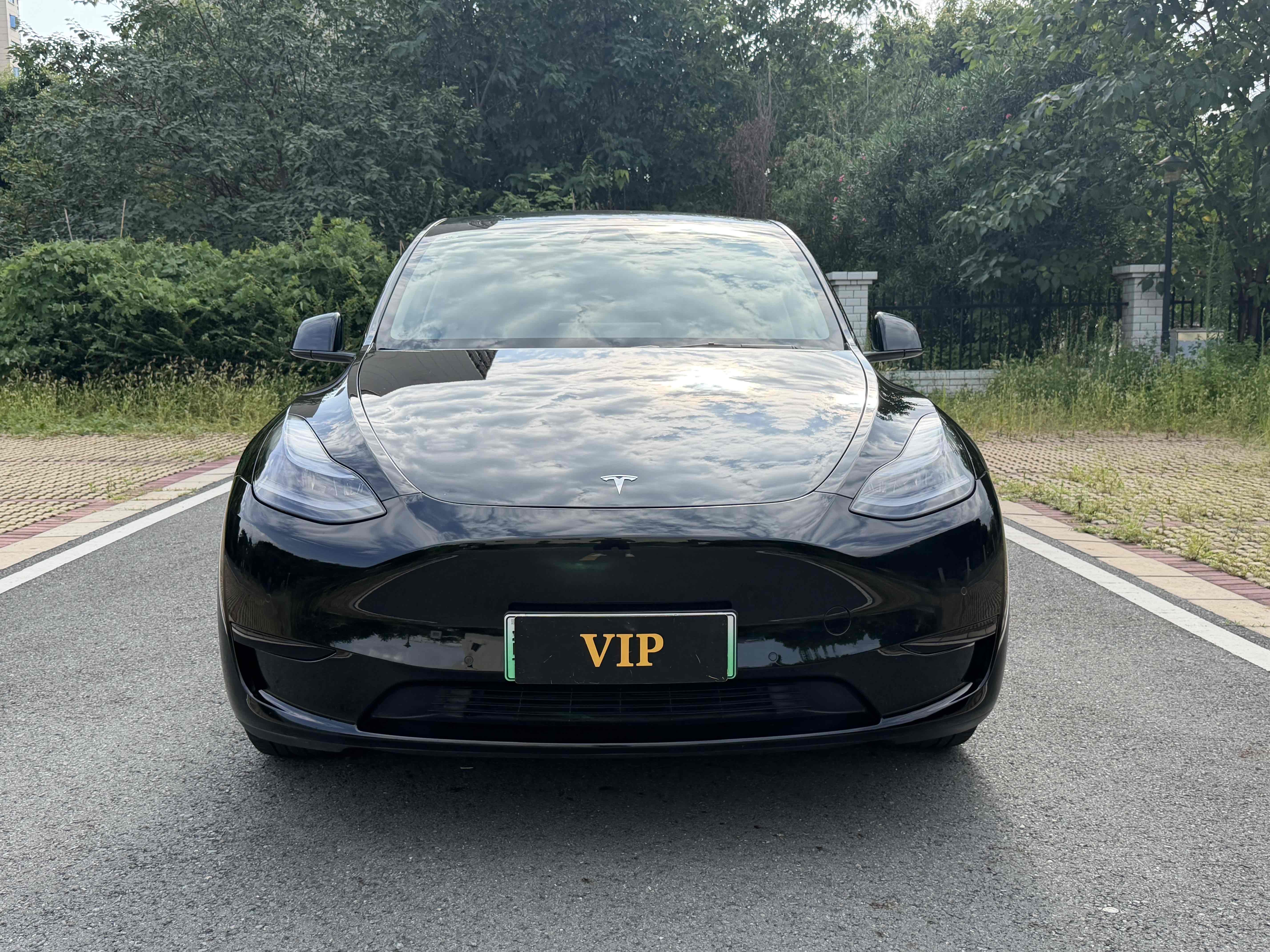 Tesla Model Y 2023 #4 Tesla Model Y 2023 car image #4