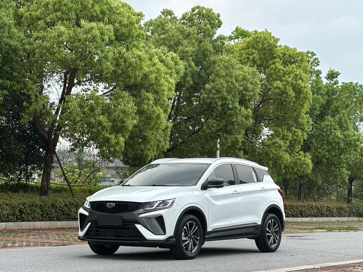GEELY Coolray 2024 car image #2