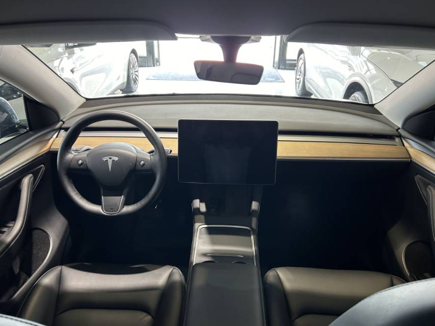 Tesla Model Y 2022 #7 Tesla Model Y 2022 car image #7