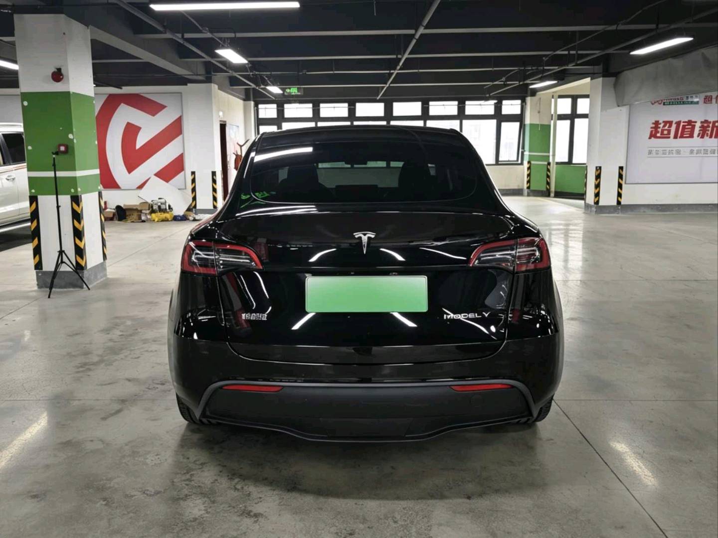 Tesla Model Y 2022 car image #7