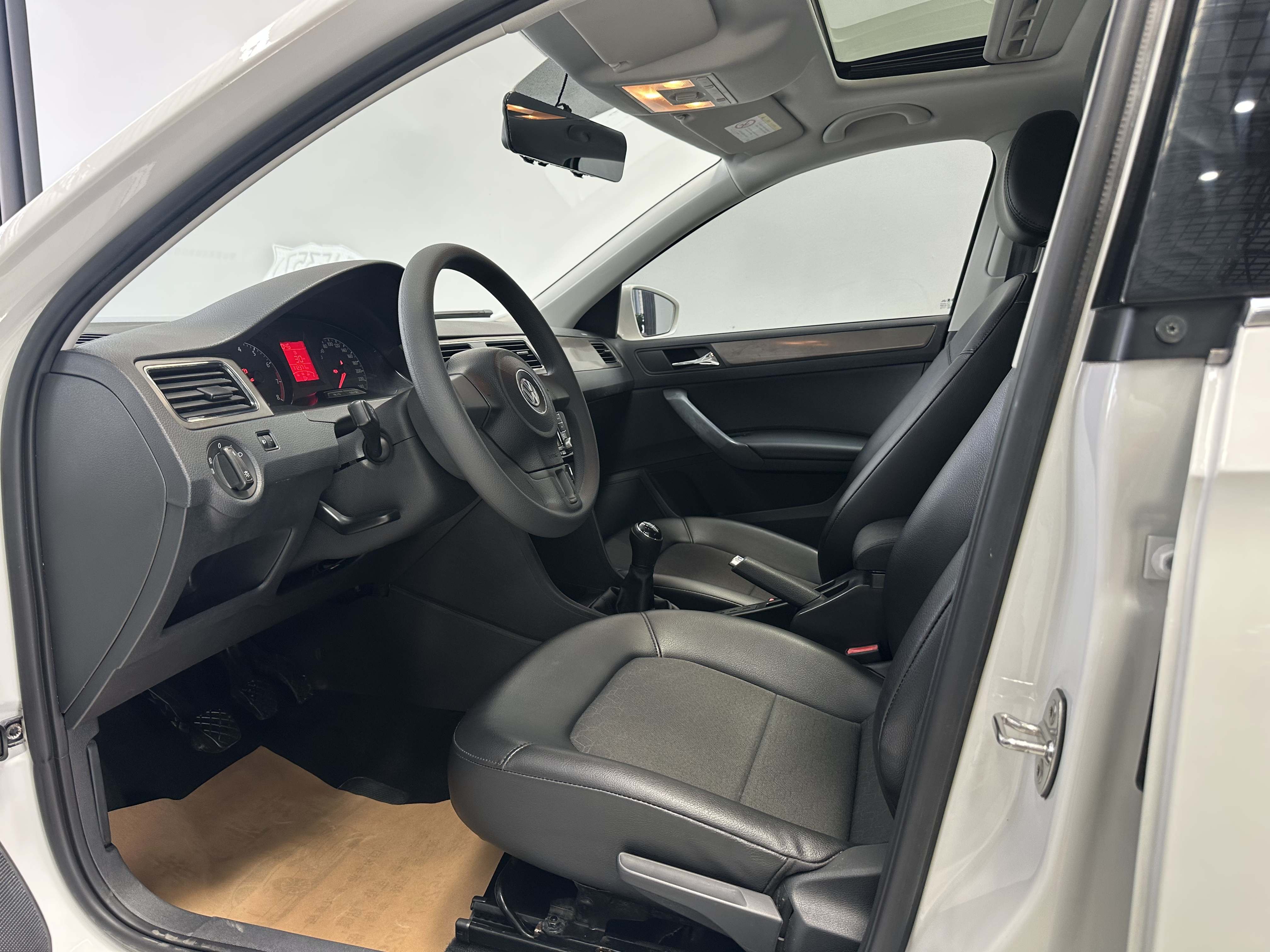Volkswagen Santana 2016 car image #9
