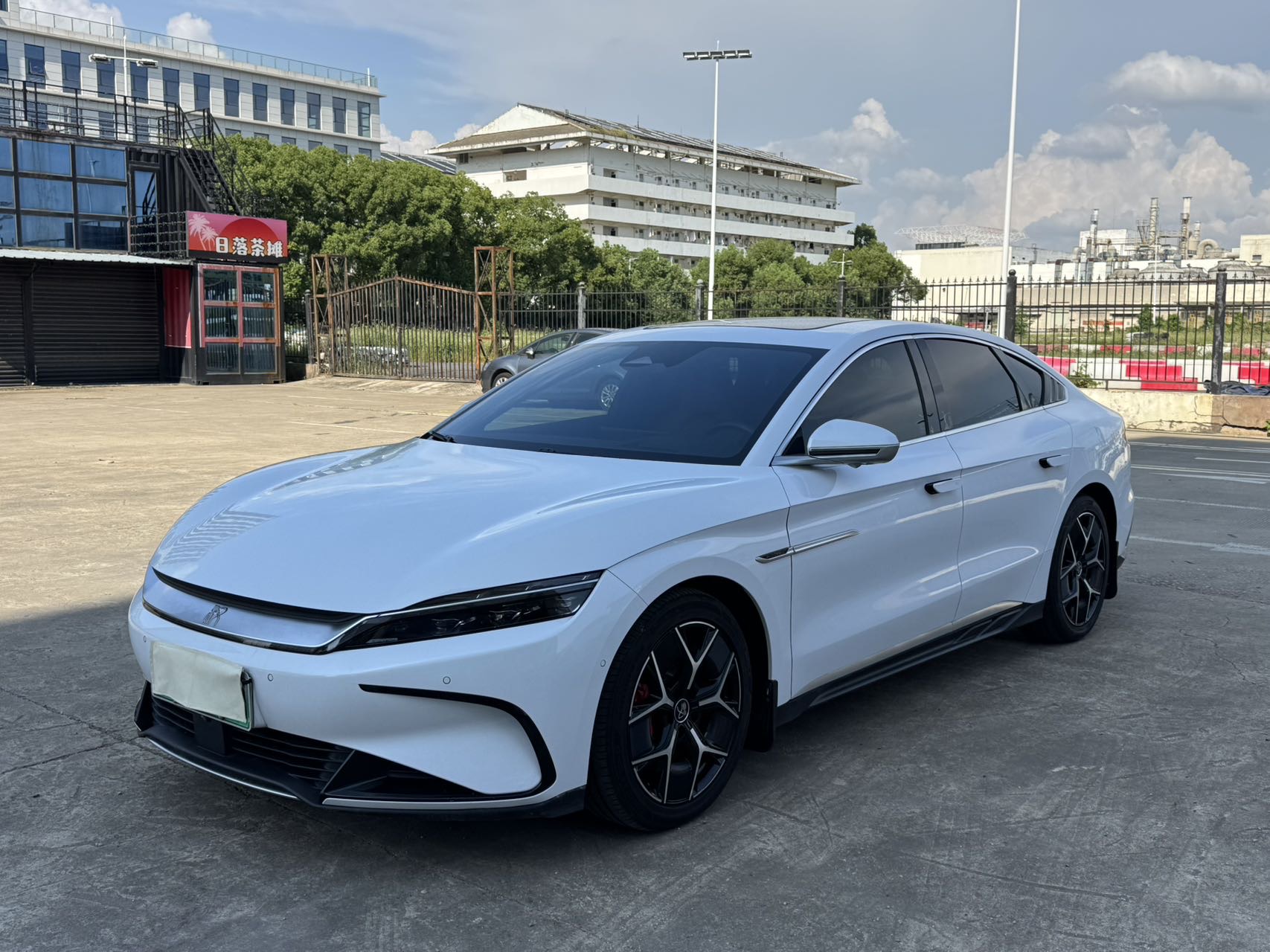 BYD Han 2022 car image #2