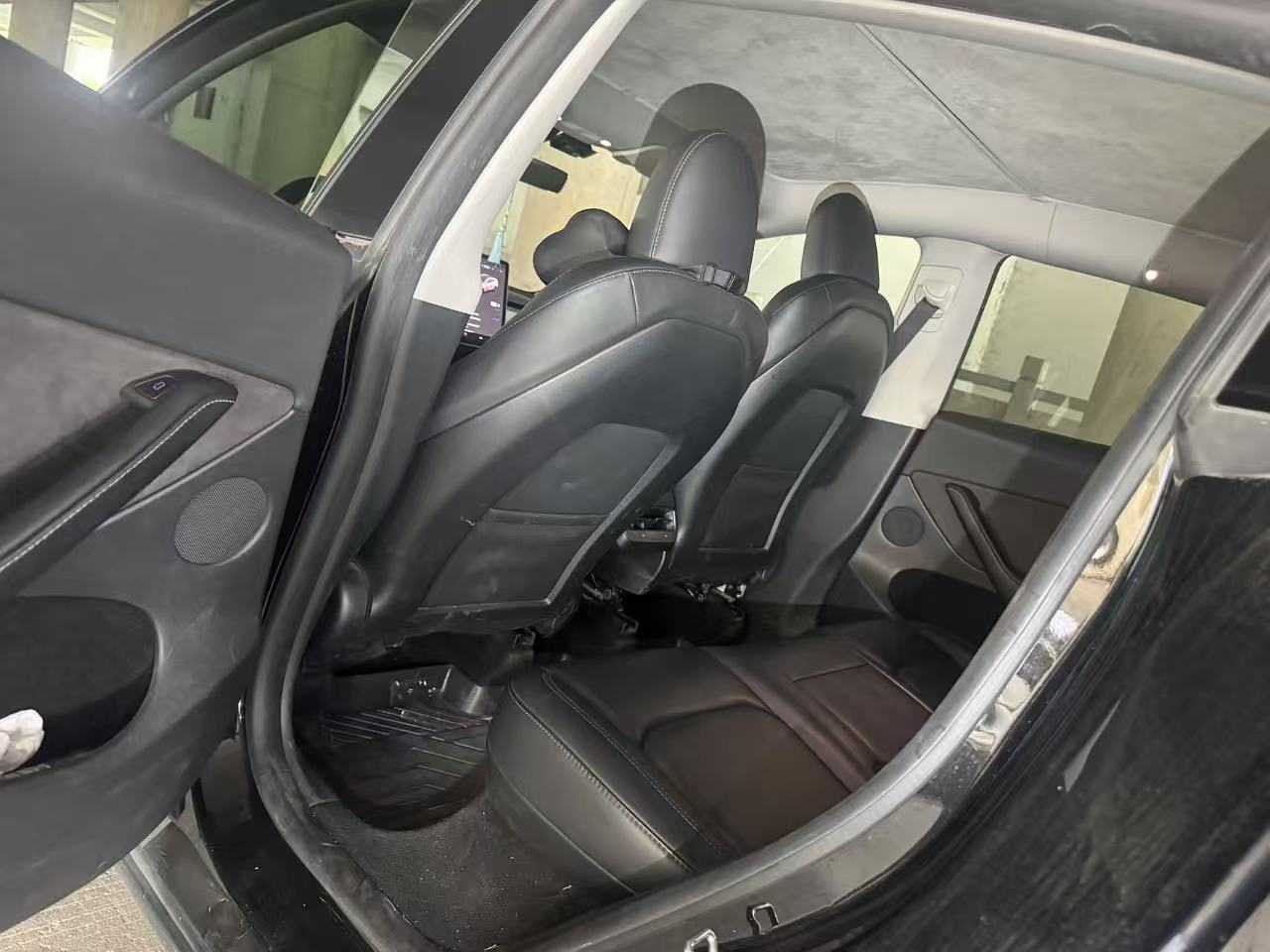 Tesla Model Y 2023 car image #5